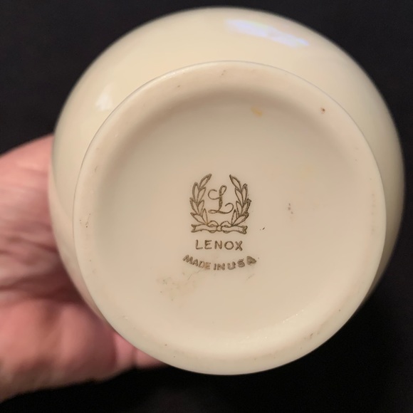 Final Price - Lenox bulb style bud vase - Picture 5 of 5